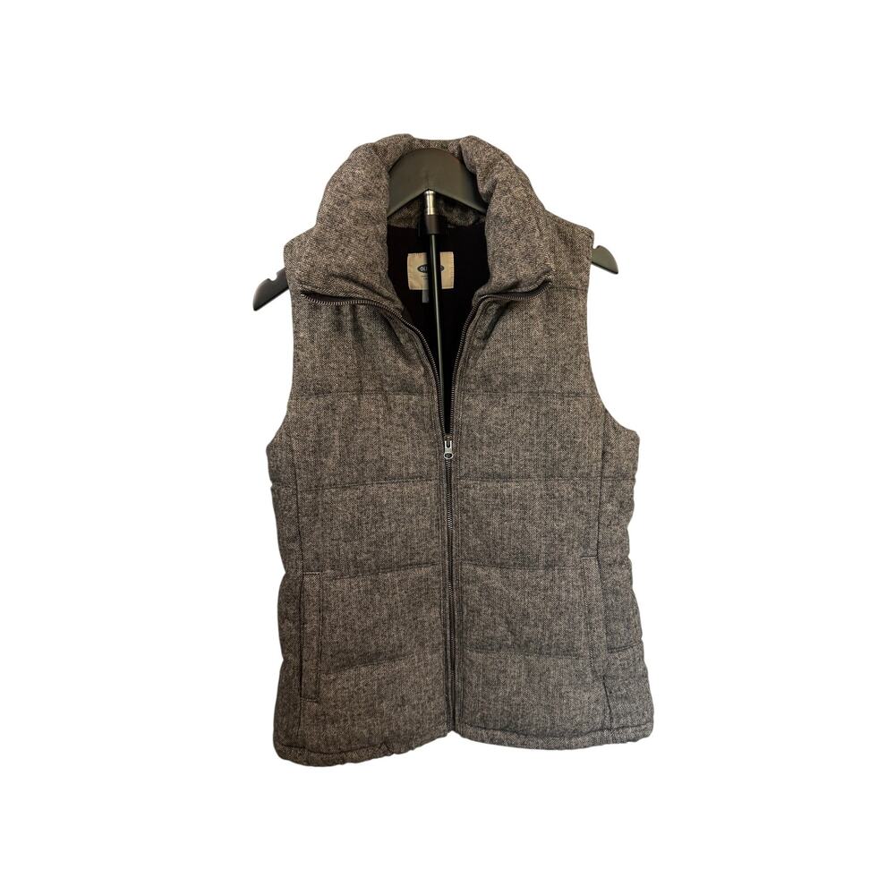 Old Navy Gray Puffer Vest - Cozy & Stylish Layer for All Seasons